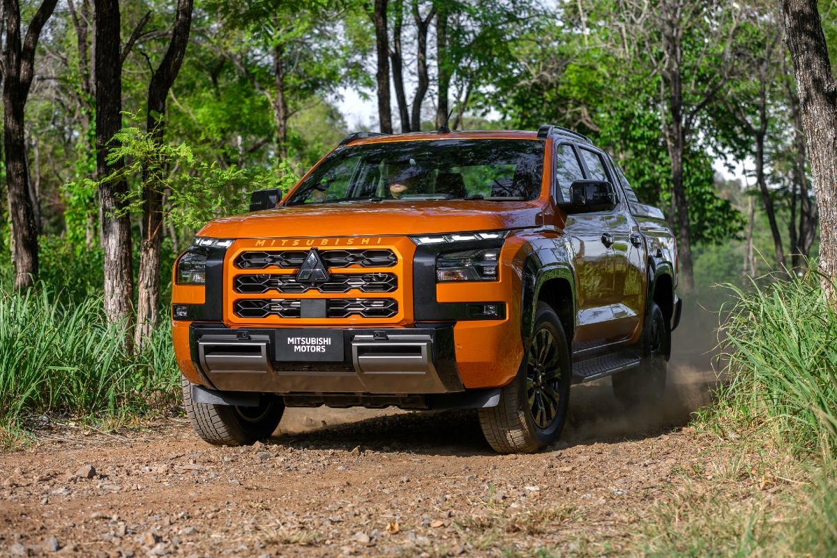 GALLERY 2024 Mitsubishi Triton