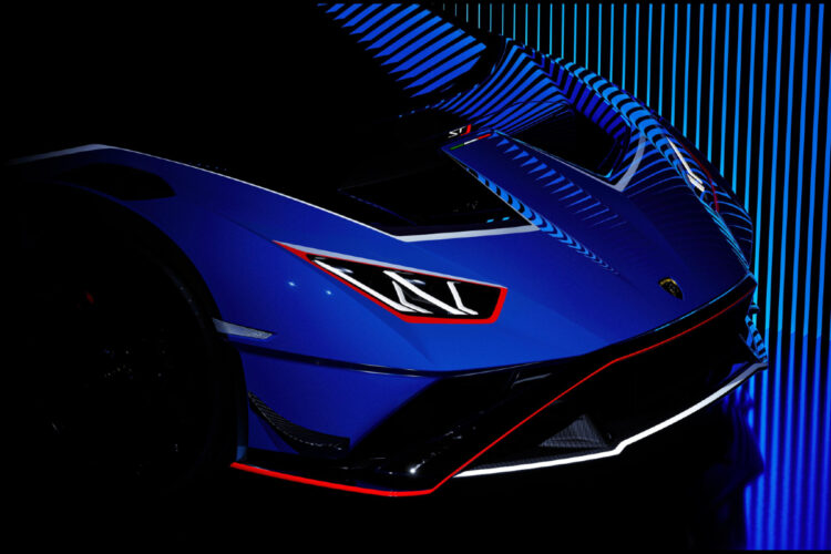 2024 Lamborghini Huracán STJ
