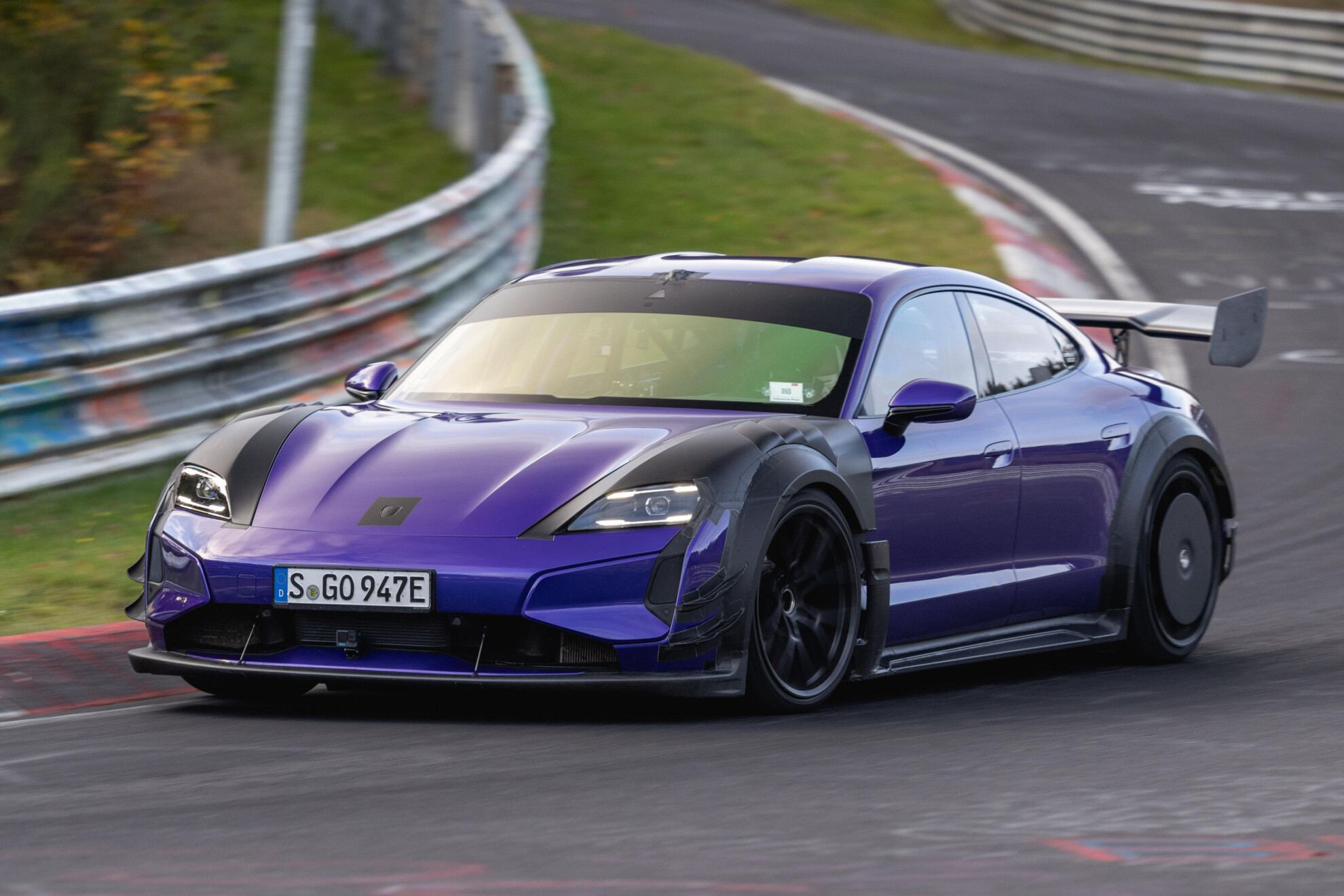 Porsche knocks off world’s fastest car at the Nürburgring